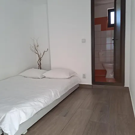 Luna Πανσιόν Costinești