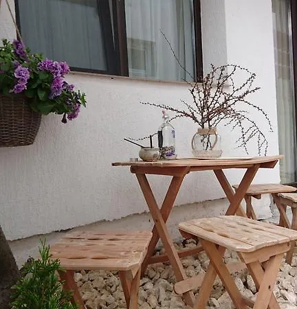 Luna Πανσιόν 3*