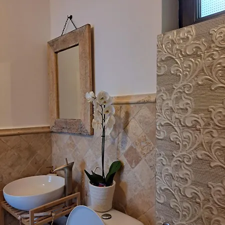 Luna بيت ضيافة كوستِنيست