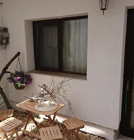 Luna بيت ضيافة كوستِنيست