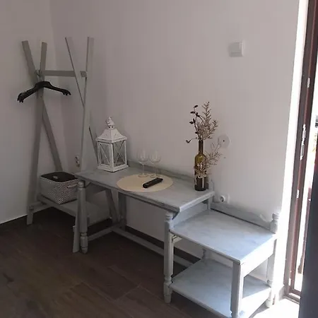 Luna كوستِنيست