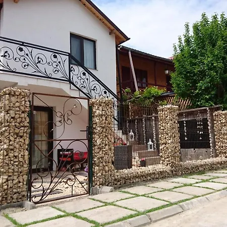 Casa de hóspedes Luna 3*