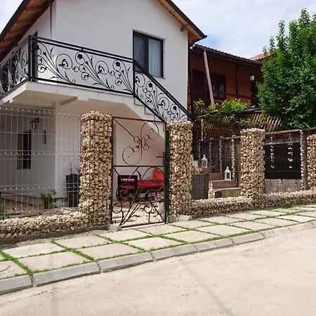 Luna Casa de hóspedes 3*