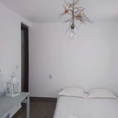 Luna بيت ضيافة كوستِنيست